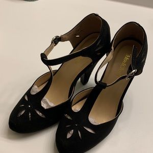 New, ModCloth vintage looking heels! Size 8.